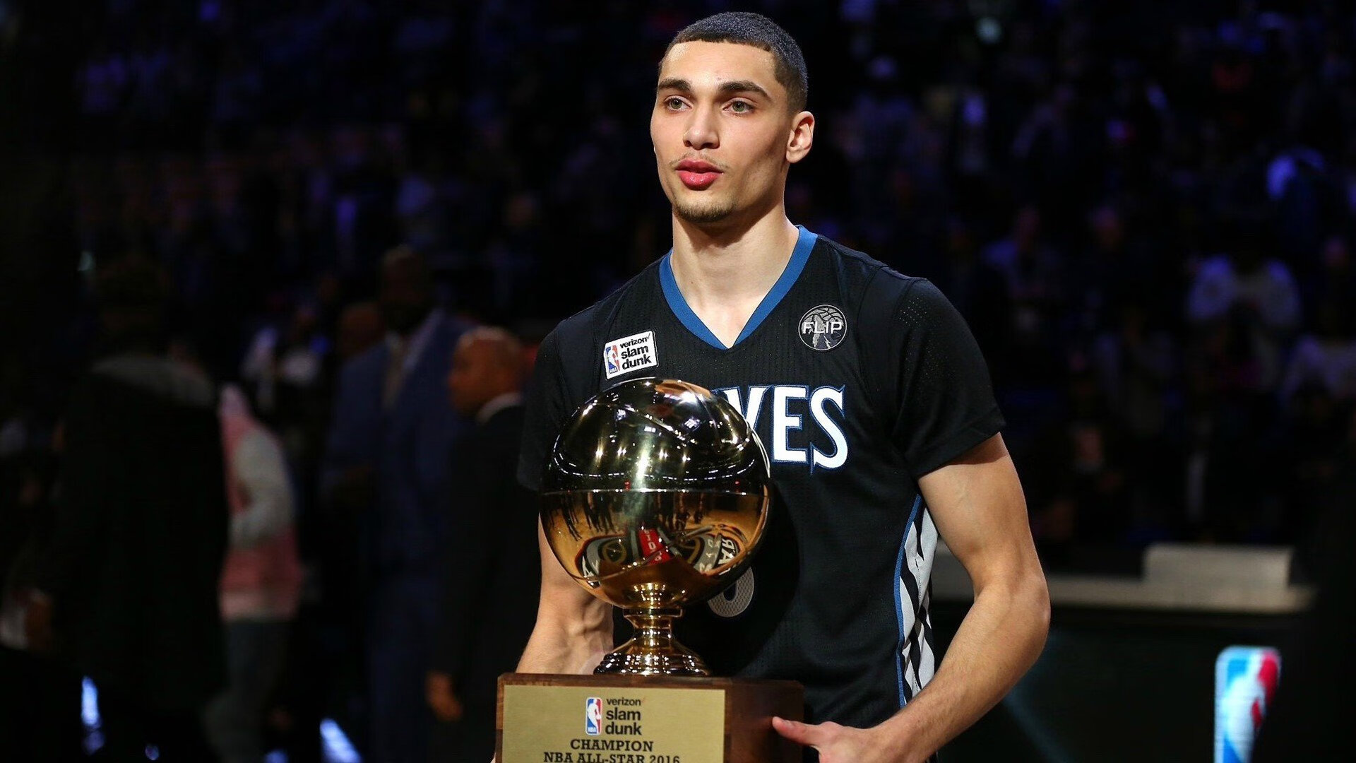 《王者荣耀》“超级战队”即将决战，荣耀花落谁家？